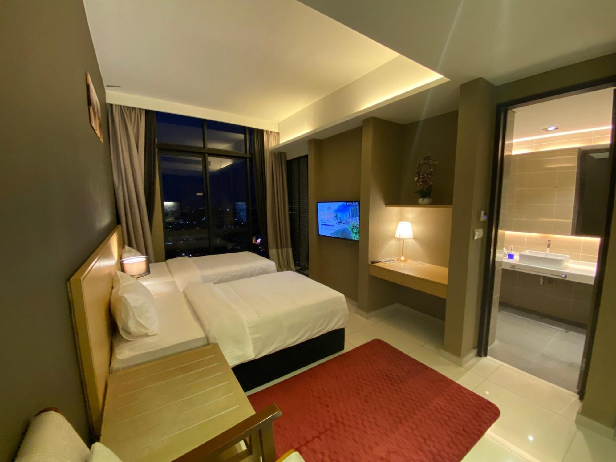 The Honeymoon Haven - 99 Residences Малакка Экстерьер фото